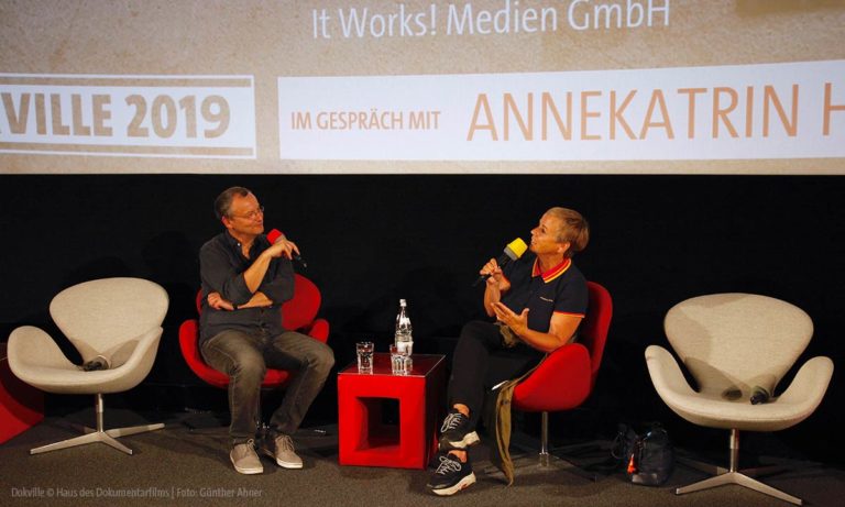 Annekatrin Hendel gewährt bei DOKVILLE 2019 Einblicke in Leben und Arbeit (Foto: Günther Ahner/HDF)